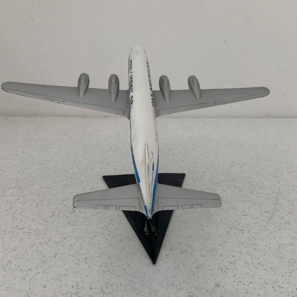 Vintage 1980s Pan American 6110C Airplane Model and Display Stand - Picture 12 of 16